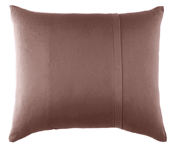Подушка коричневое белье. Коричневая наволочка. Подушка коричневое белье. Наволочка декоративная коричневая. Наволочка 50 50 коричневый.