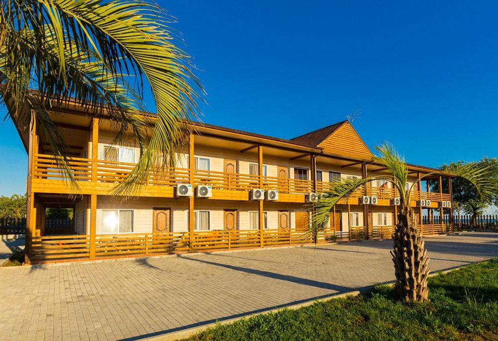 Пицунда отели на первой линии. Пансионат бзыбь пицунда. Ал маре отель пицунда. Дельфин клубный отель абхазия. Элион абхазия пицунда.