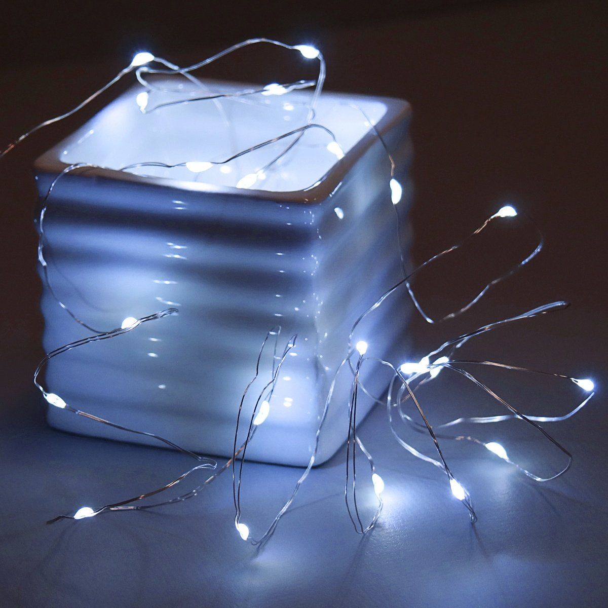 Гирлянда светодиодная нить 5 м, 50 LED,холодный белый. Гирлянда светодиодная нить 5 м, 50 LED,холодный белый.