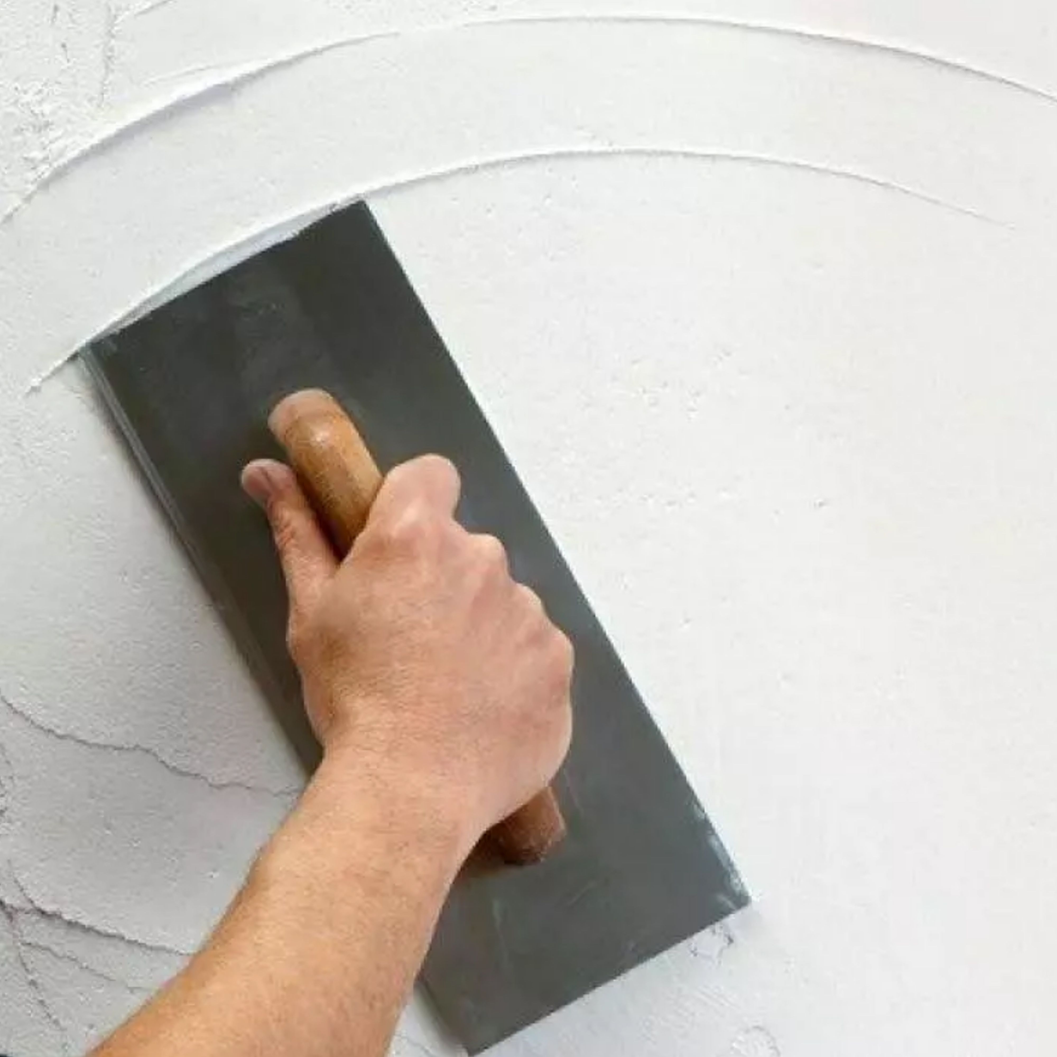 Шпатель для шпаклевки. Ручное нанесение штукатурки. Шпатлёвка для стен. Нанесение шпаклевки на обои. Шпаклевка под обои.