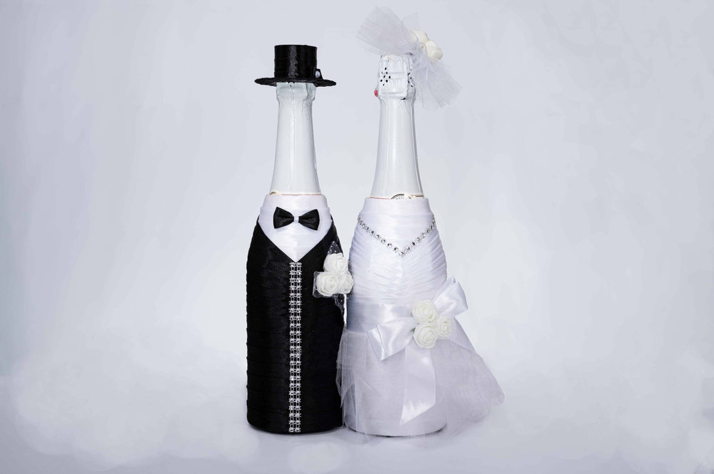 Украшение бутылок шампанского на свадьбу своими руками. Мастер-�класс с фото