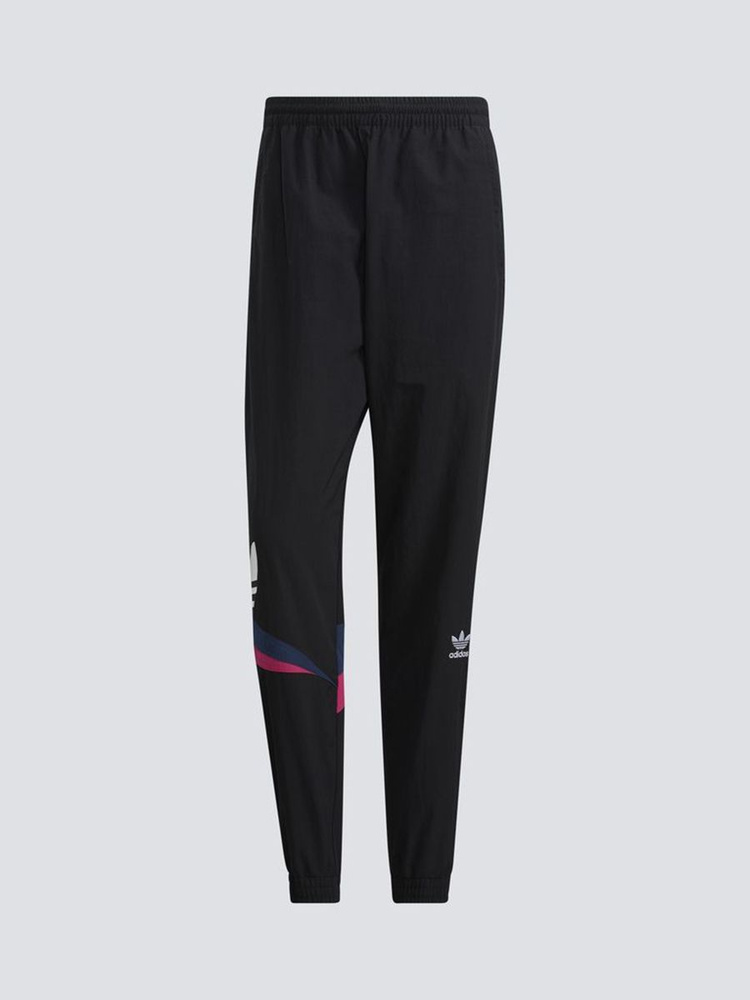 Adidas best sale streetwear pants