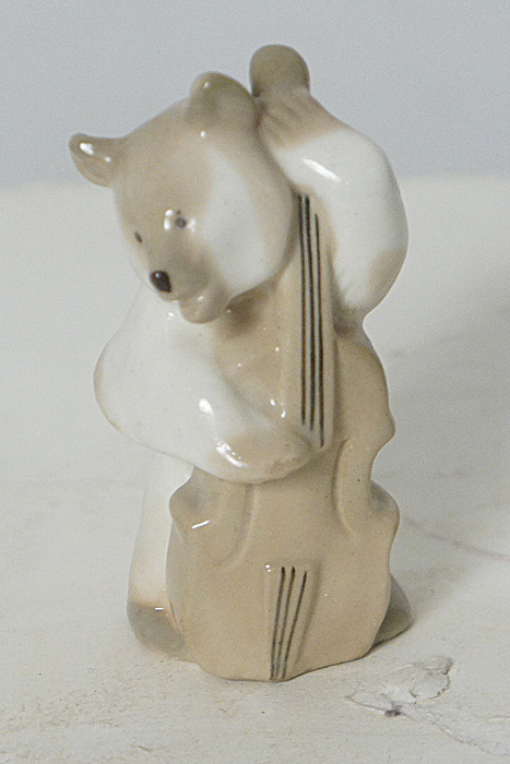 Фарфоровая статуэтка, ЛФЗ. Медведь с контрабасом - купить по выгодной ...