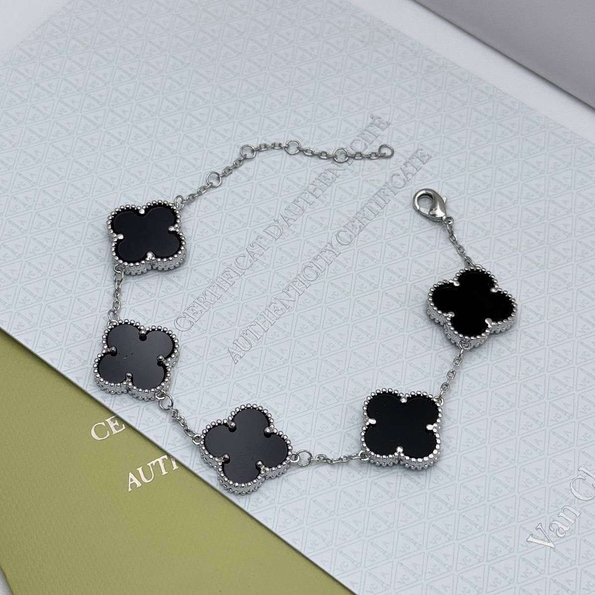 Light Purple Hazel Bracelet: Standard 6.75 inch | Beaded Blondes main image 0