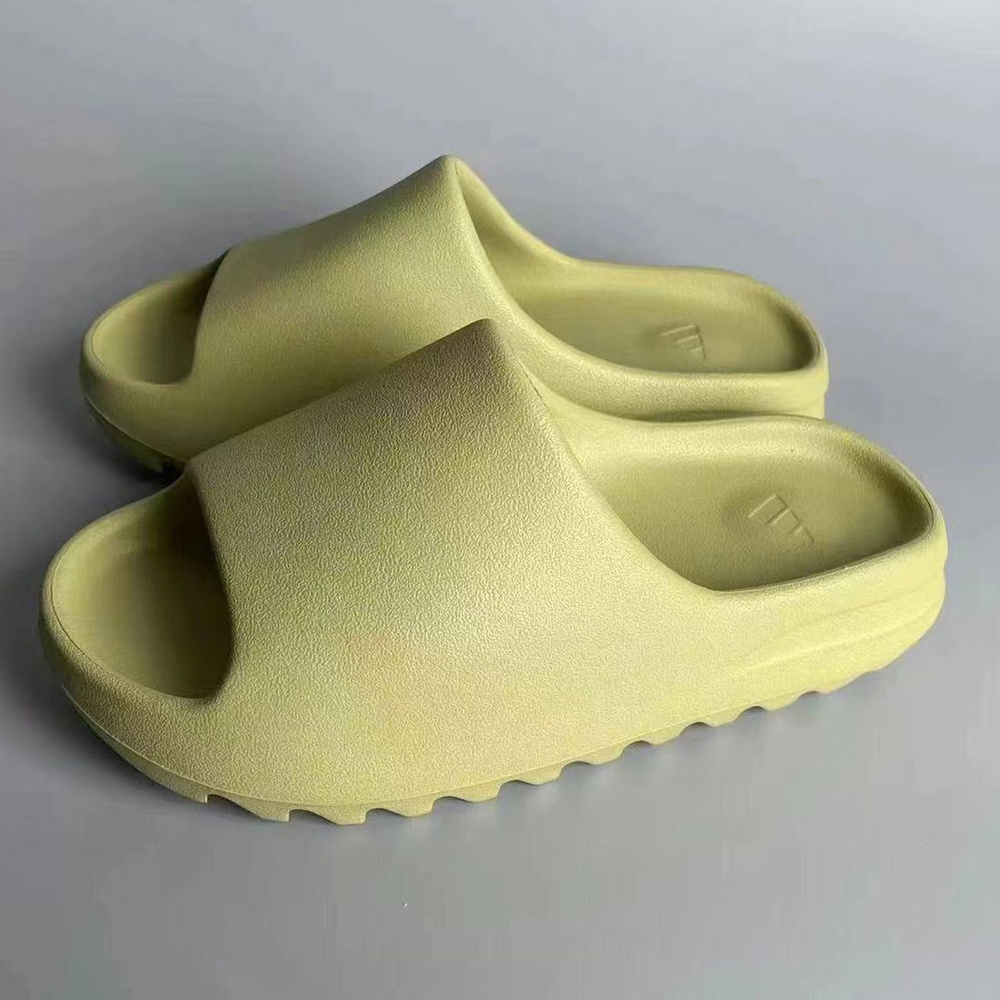 Тапочки adidas  x Yeezy Slide #1