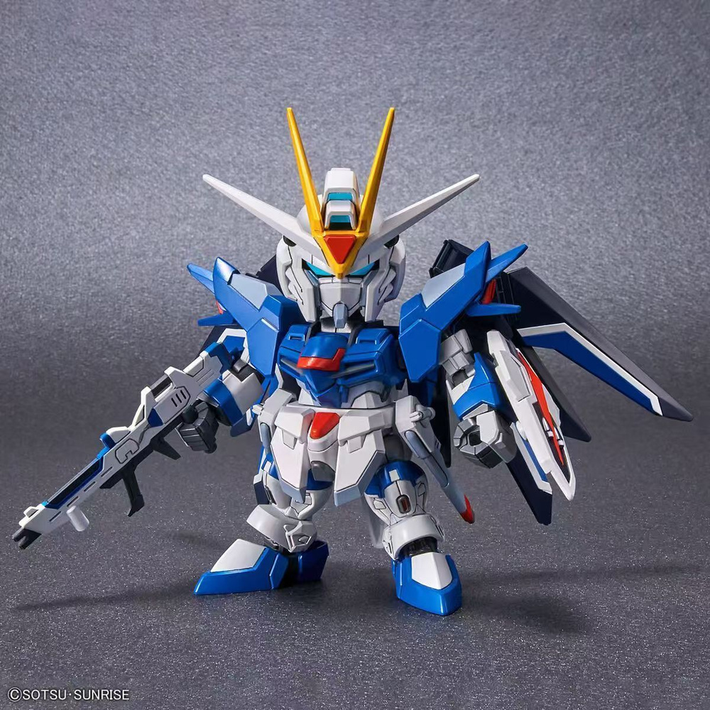 Фигурка Модель BANDAI Gundam SD RISING FREEDOM GUNDAM #1