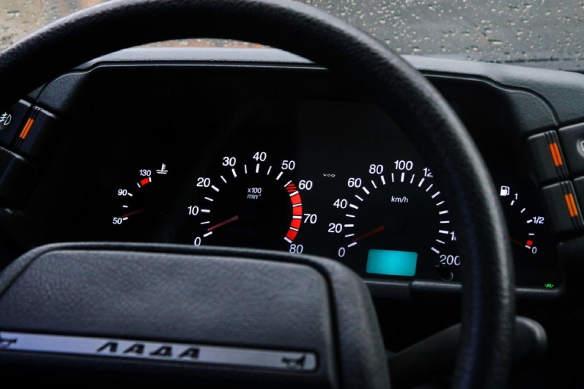 Стекло комбинации приборов ВАЗ 2110-2115 Нива СчетМаш VDO - купить по выгодным ц