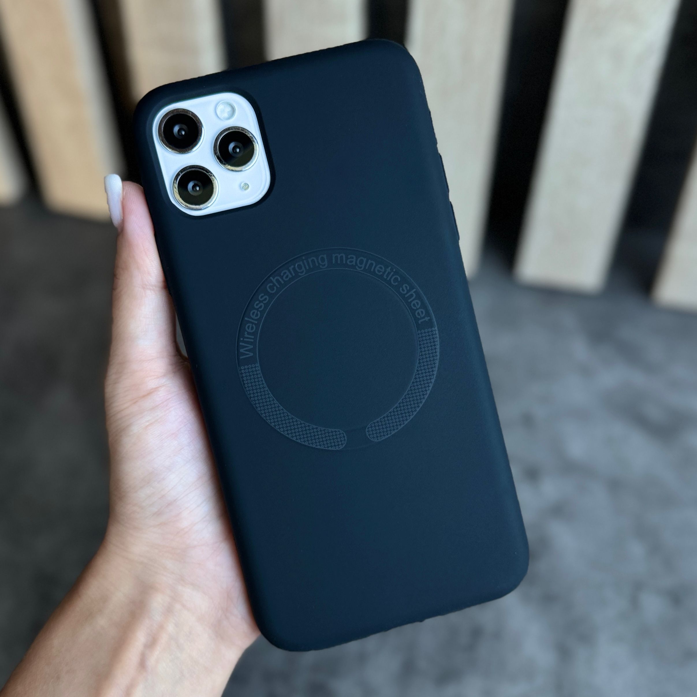 ЧехолнаiPhone11ProMAXсподдержкойаксессуаровMagSafe.