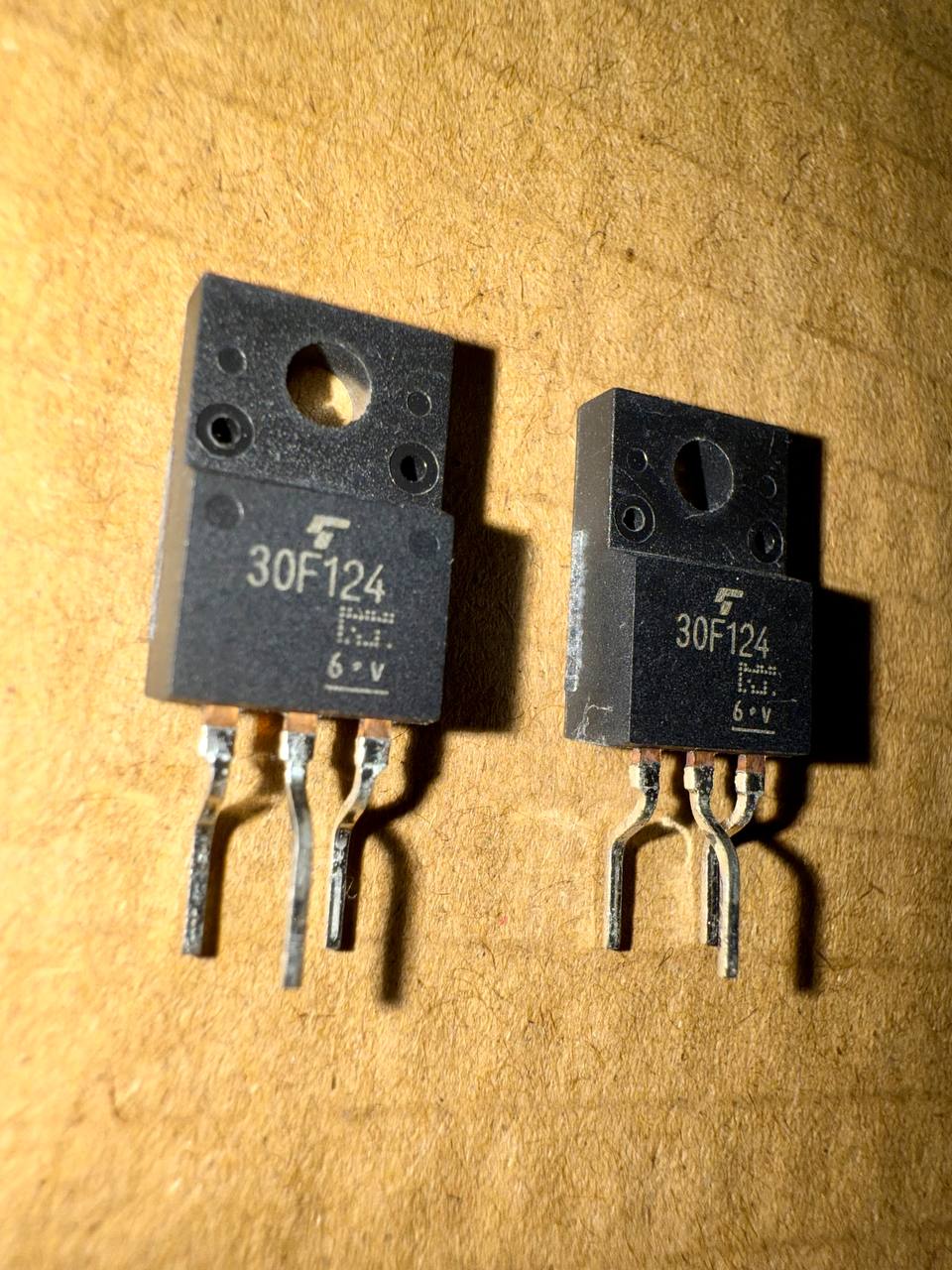 ТранзисторGT30F124