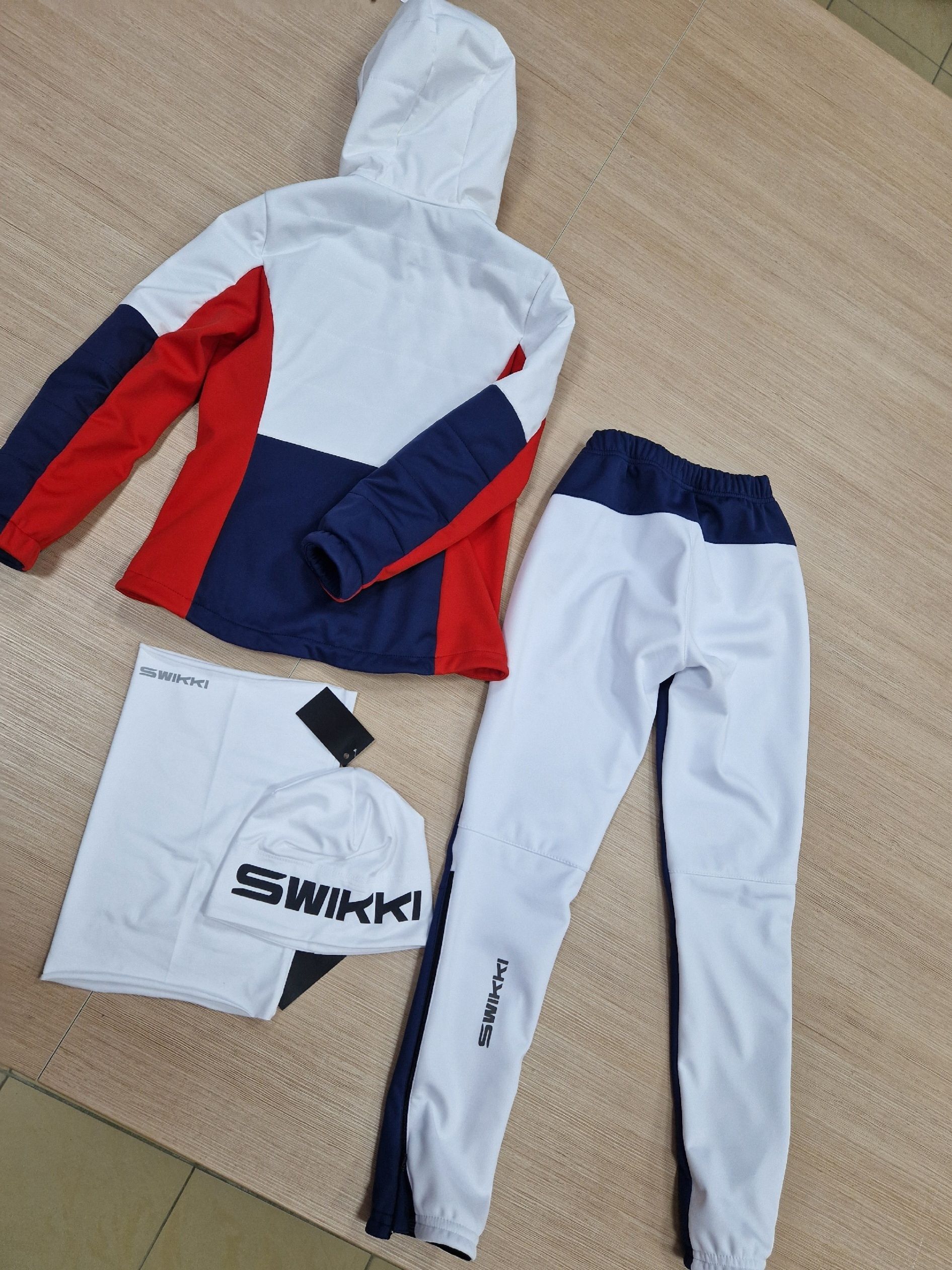Шапка спортивная SWIKKI