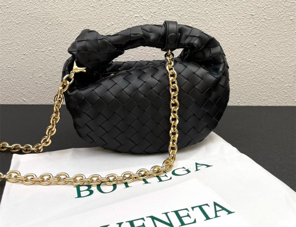 BOTTEGA VENETA Сумка на плечо бананка #1