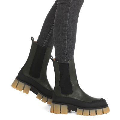 Men fohishaman, kimni xohlasang, sikaman.