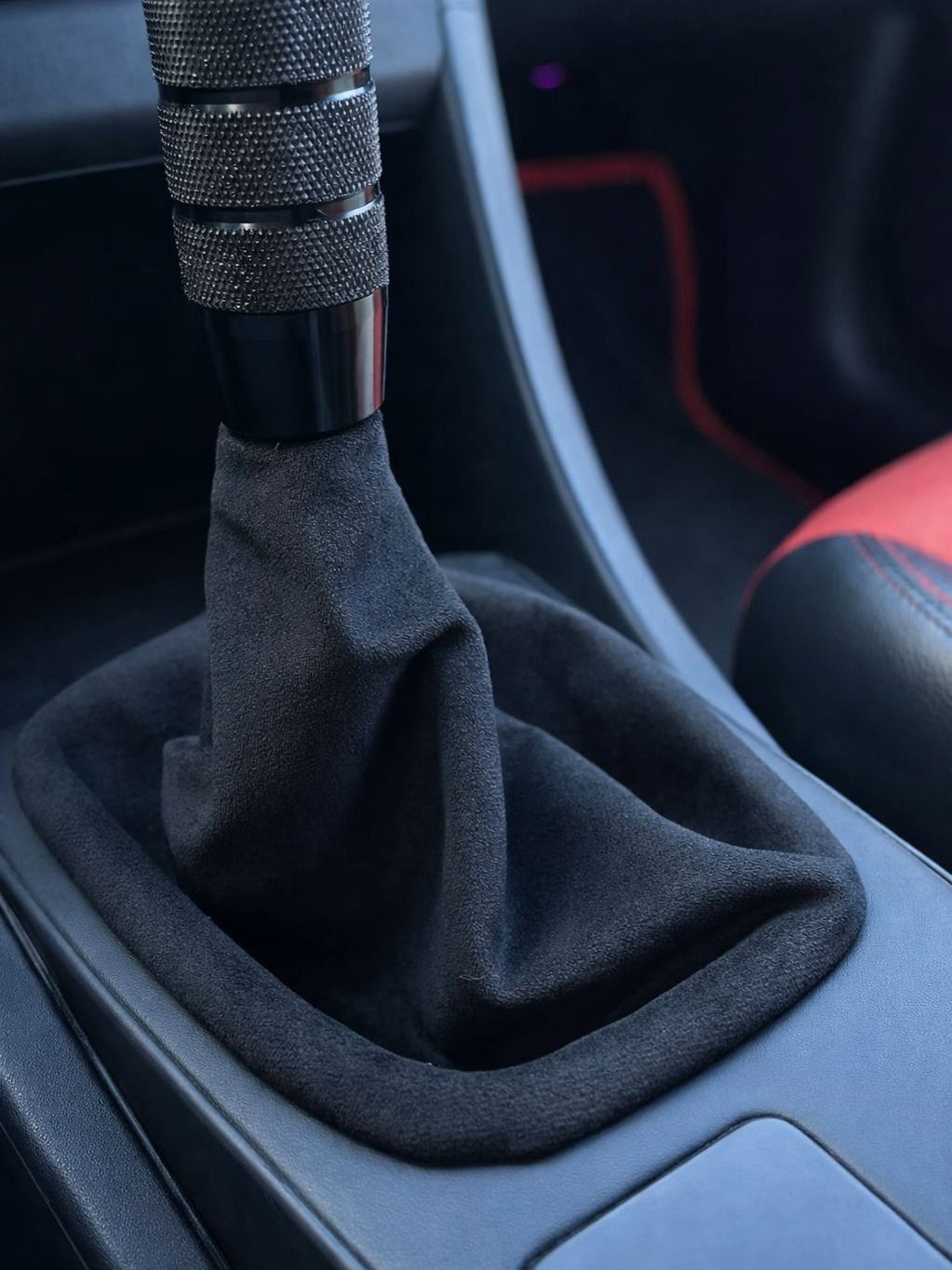 stvcustomsУниверсальныйчехолКППизвелюра