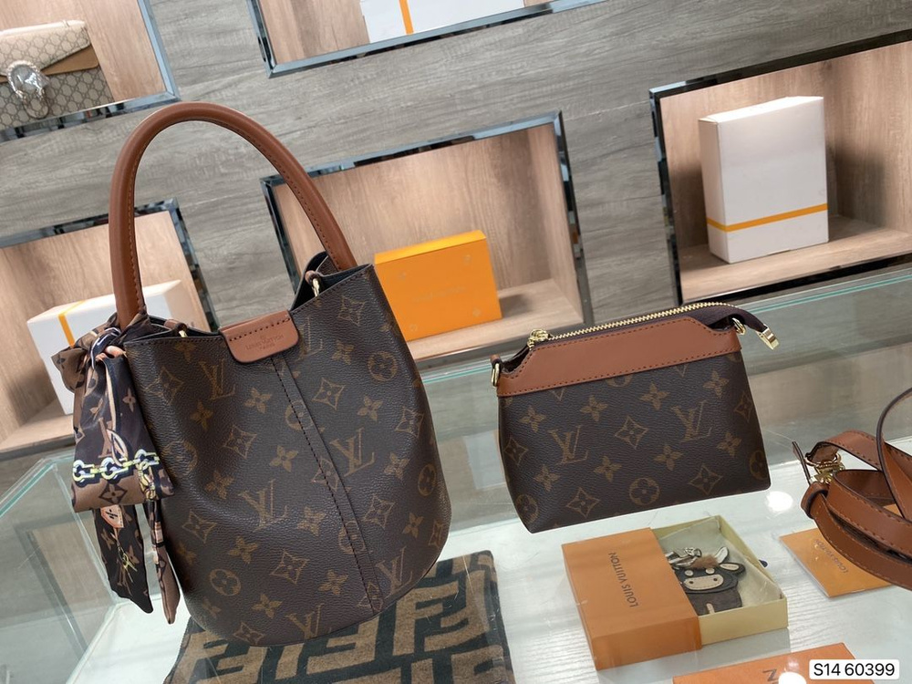 Louis Vuitton Саквояж #1