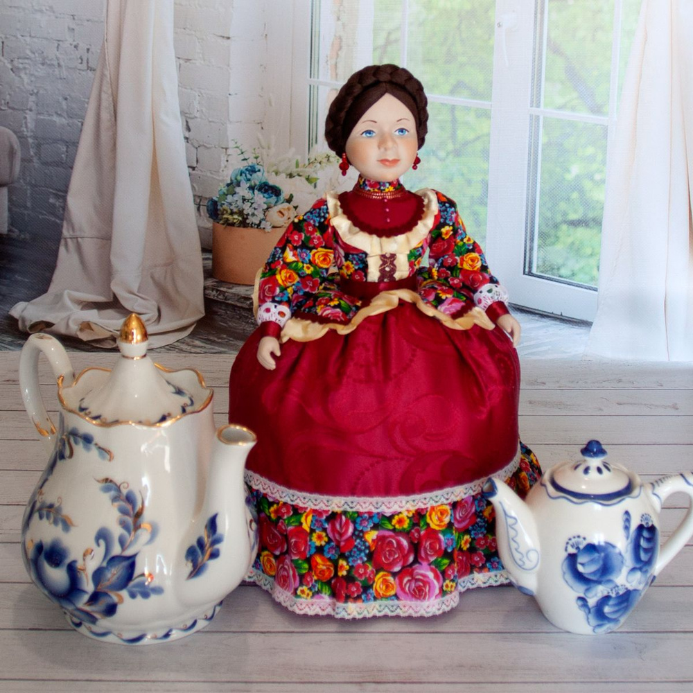 Кукла-грелка на чайник Брюнетка в розах d22см рост 37 см #1