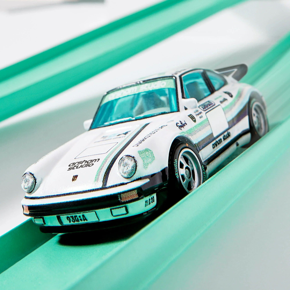 Коллекционная машинка Hot Wheels x Daniel Arsham Livery Porsche 930A (Хот  Вилс х Даниэль Аршам Ливрея Порше 930А) - купить с доставкой по выгодным  ценам в интернет-магазине OZON (1577251740)