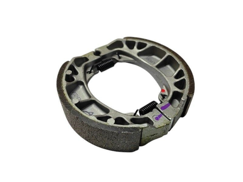 Задние тормозные колодки Honda Joker 50-90, Honda Lead AF20/HF05/JF06 CN #1