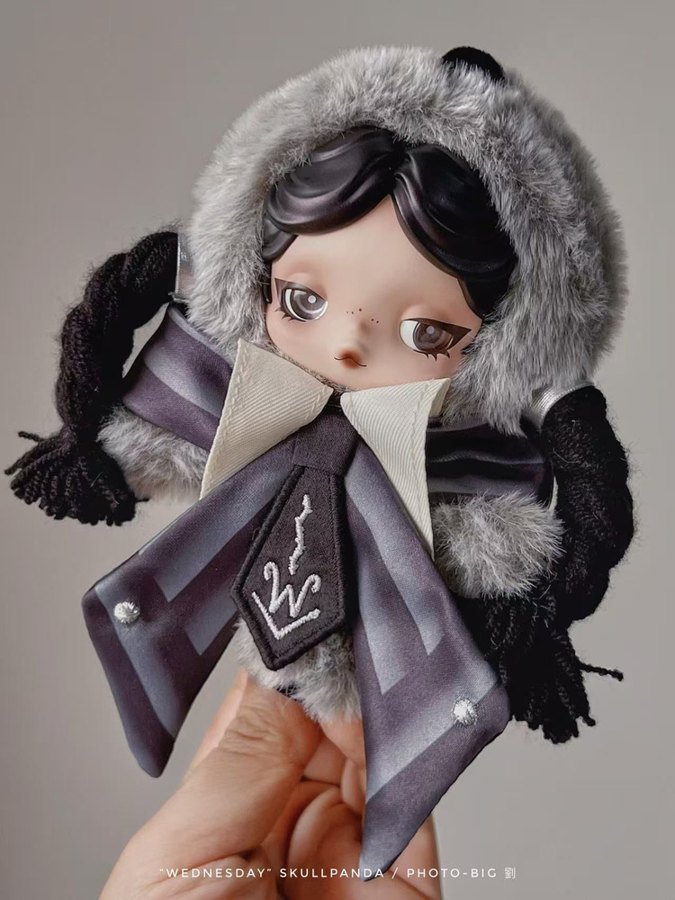 Коллекционная SKULLPANDA Wednesday Plush (Nevermore Academy