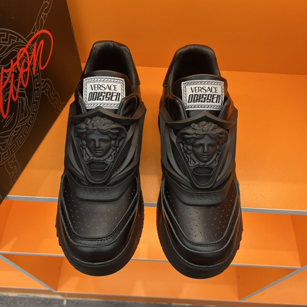 Кроссовки Versace - купить с доставкой по выгодным ценам в интернет ...