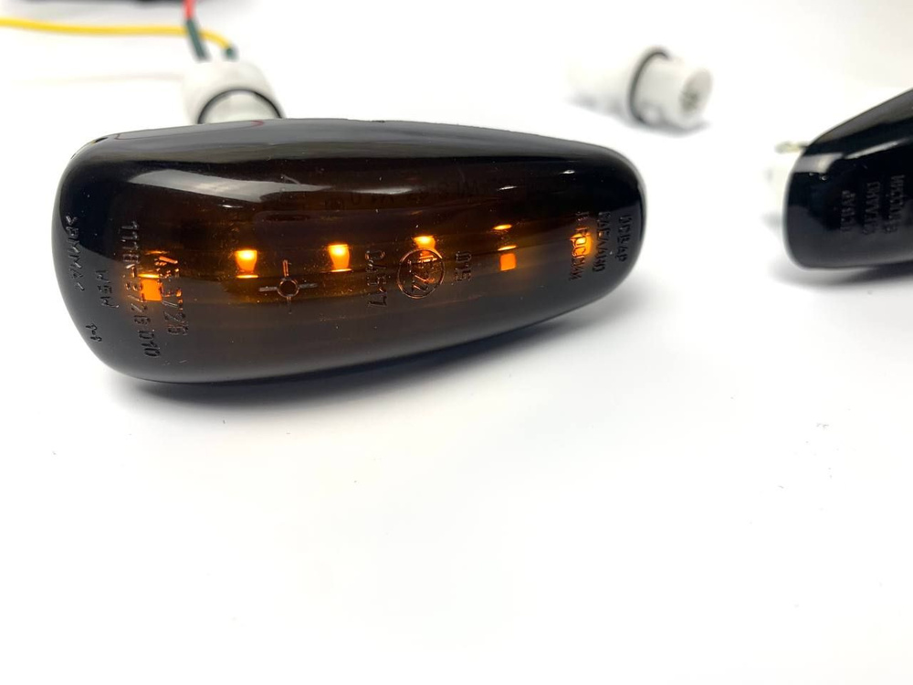 Тонированные светодиодные LED повторители поворотов Lexus в крылья ...