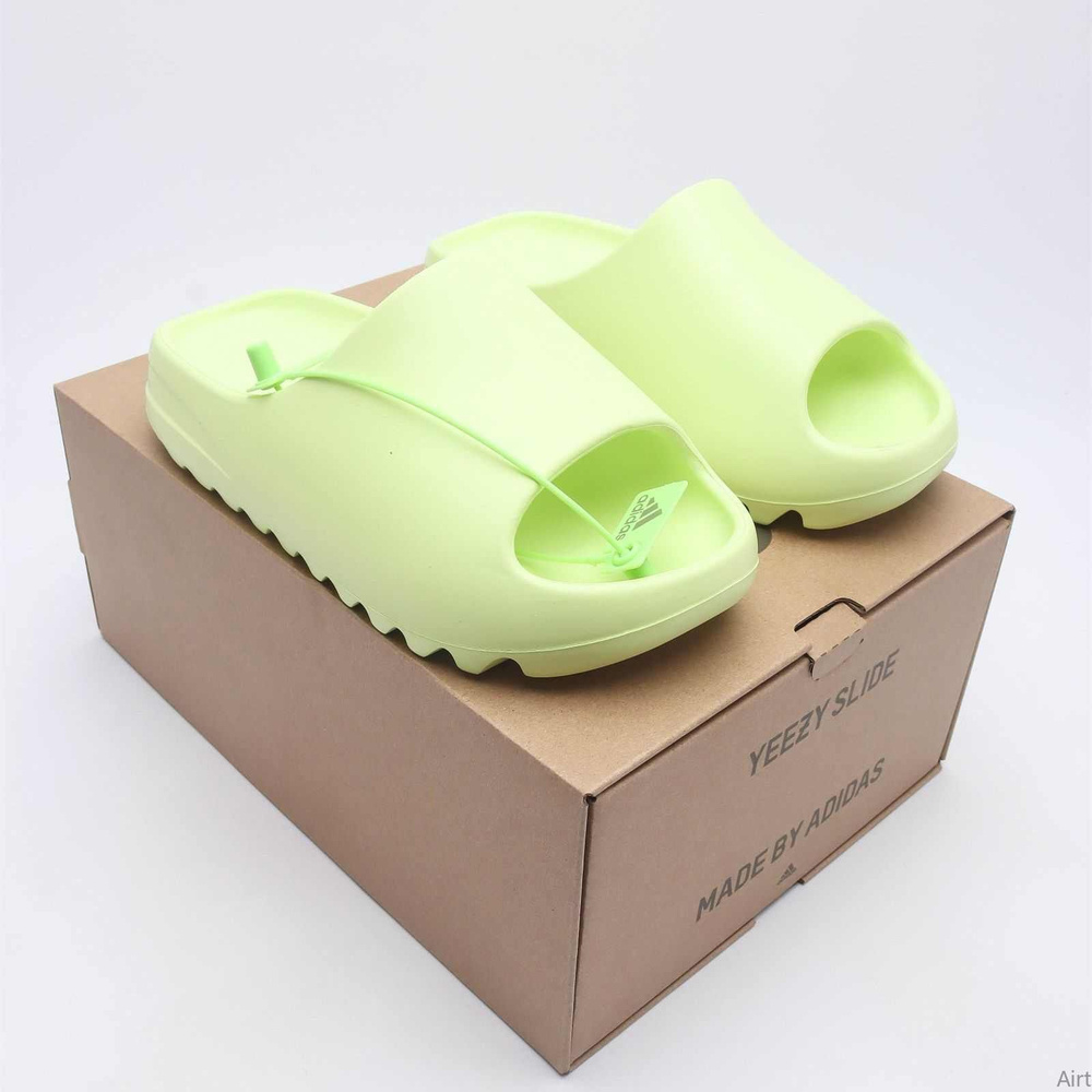 Тапочки adidas Yeezy Slide #1