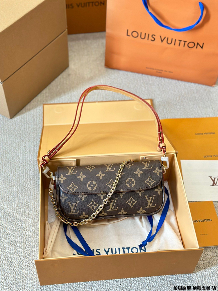 Louis Vuitton Сумка на плечо #1