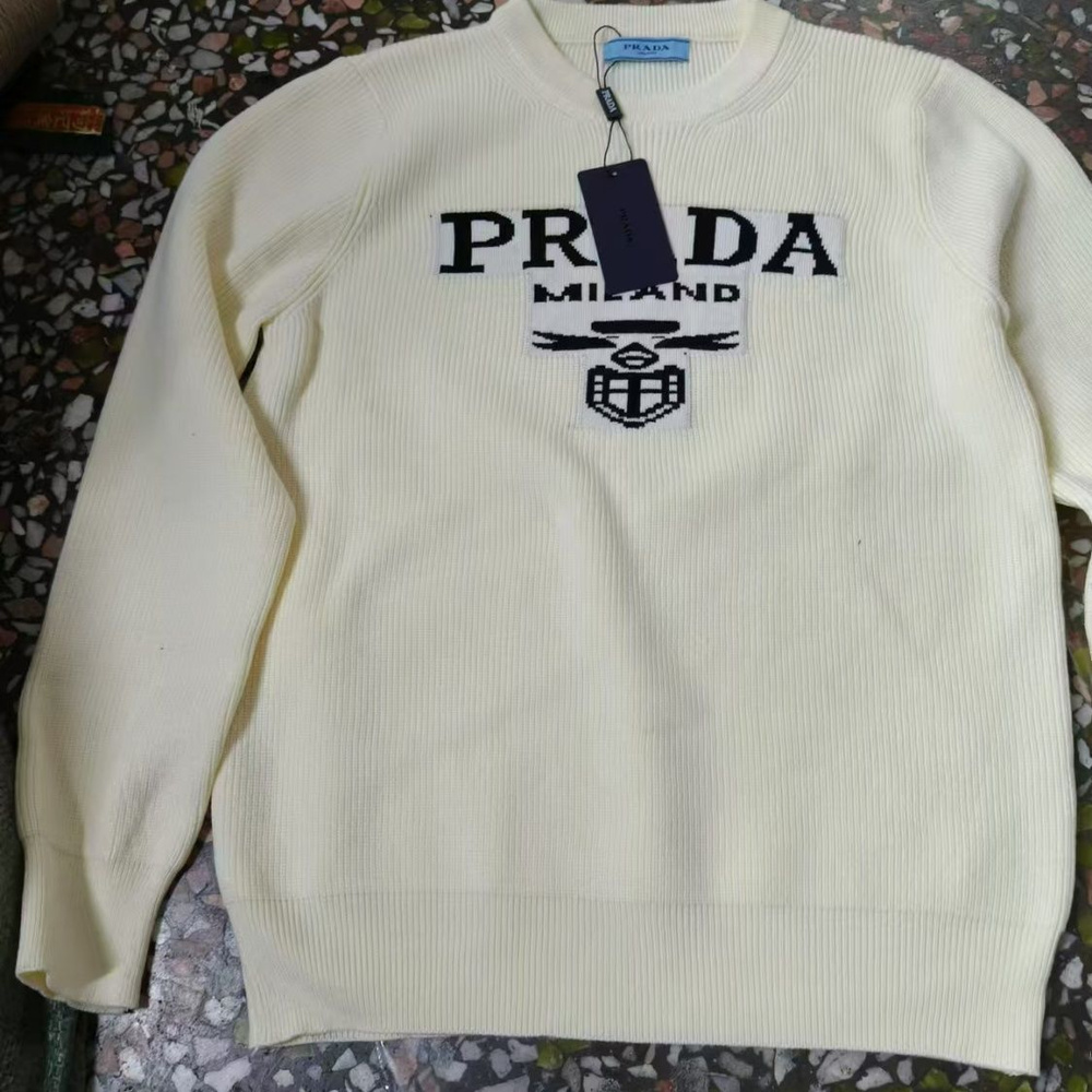 Свитер Prada #1