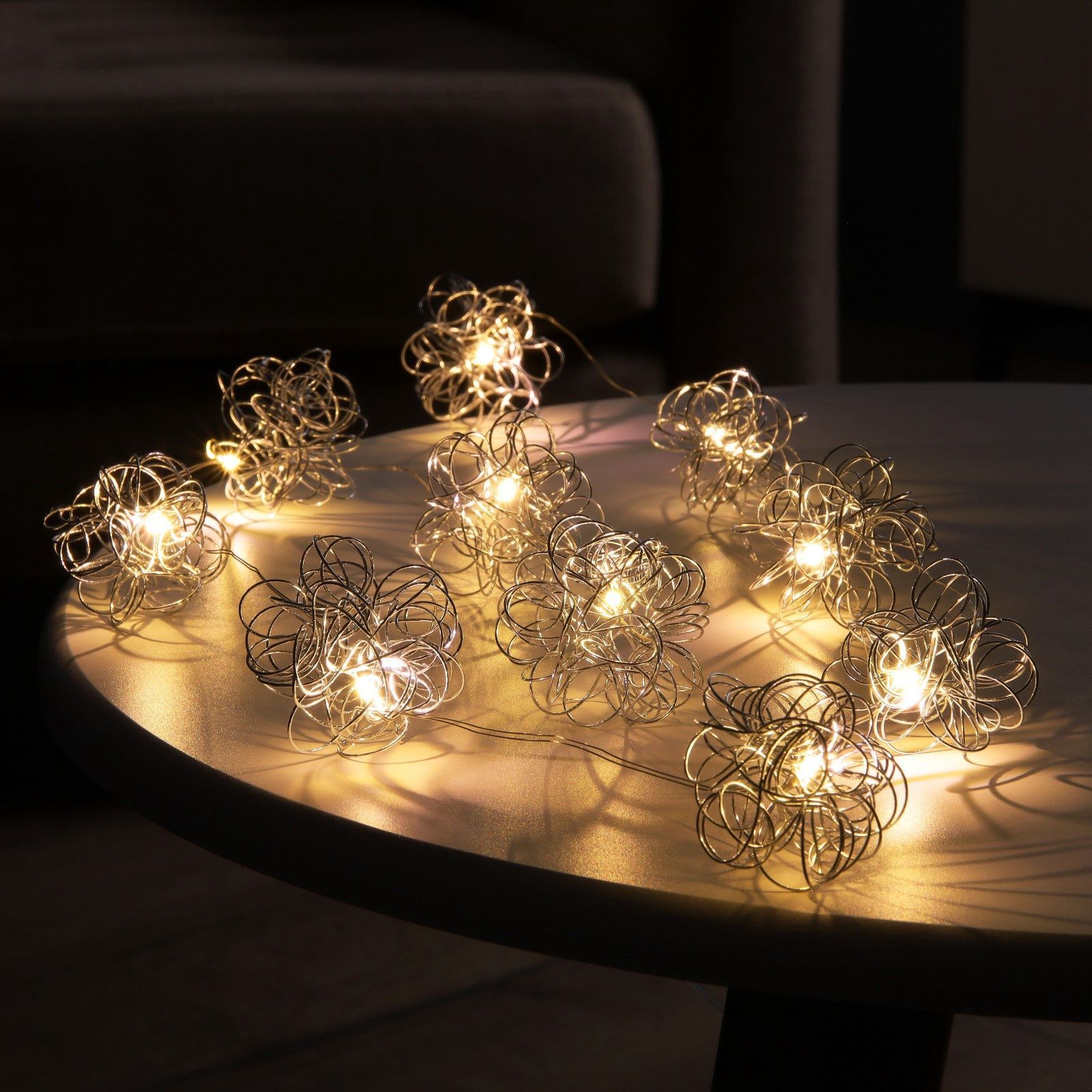 Нить rosa decor "снежки" цвет свечения фиолетовый