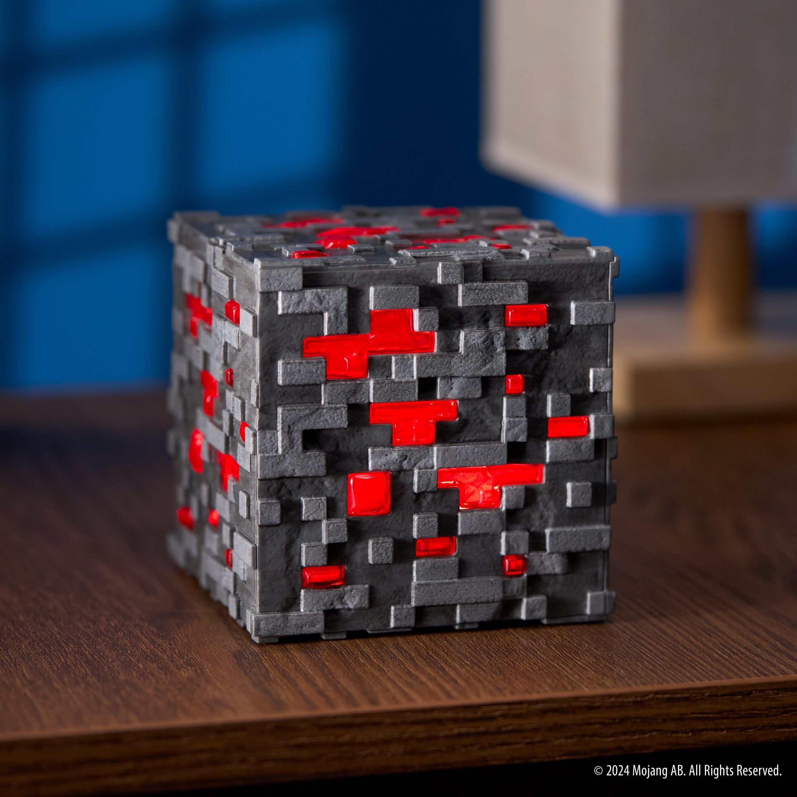 Майнкрафт Премиум реплика светящейся руды Редстоун Minecraft (лицензия)