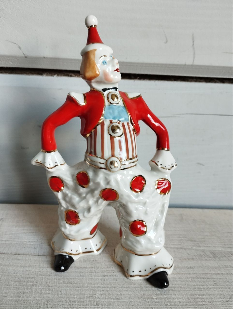 Статуэтка "Клоун", фарфор, роспись, золочение, Дмитровский фарфоровый ...