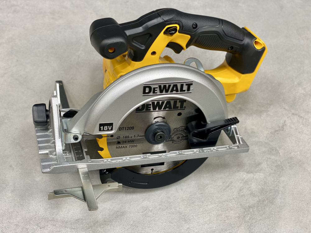 Дисковая пила Dewalt 18В XR DCS391N #1