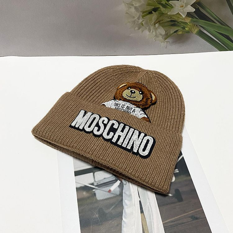 Шапка Moschino #1