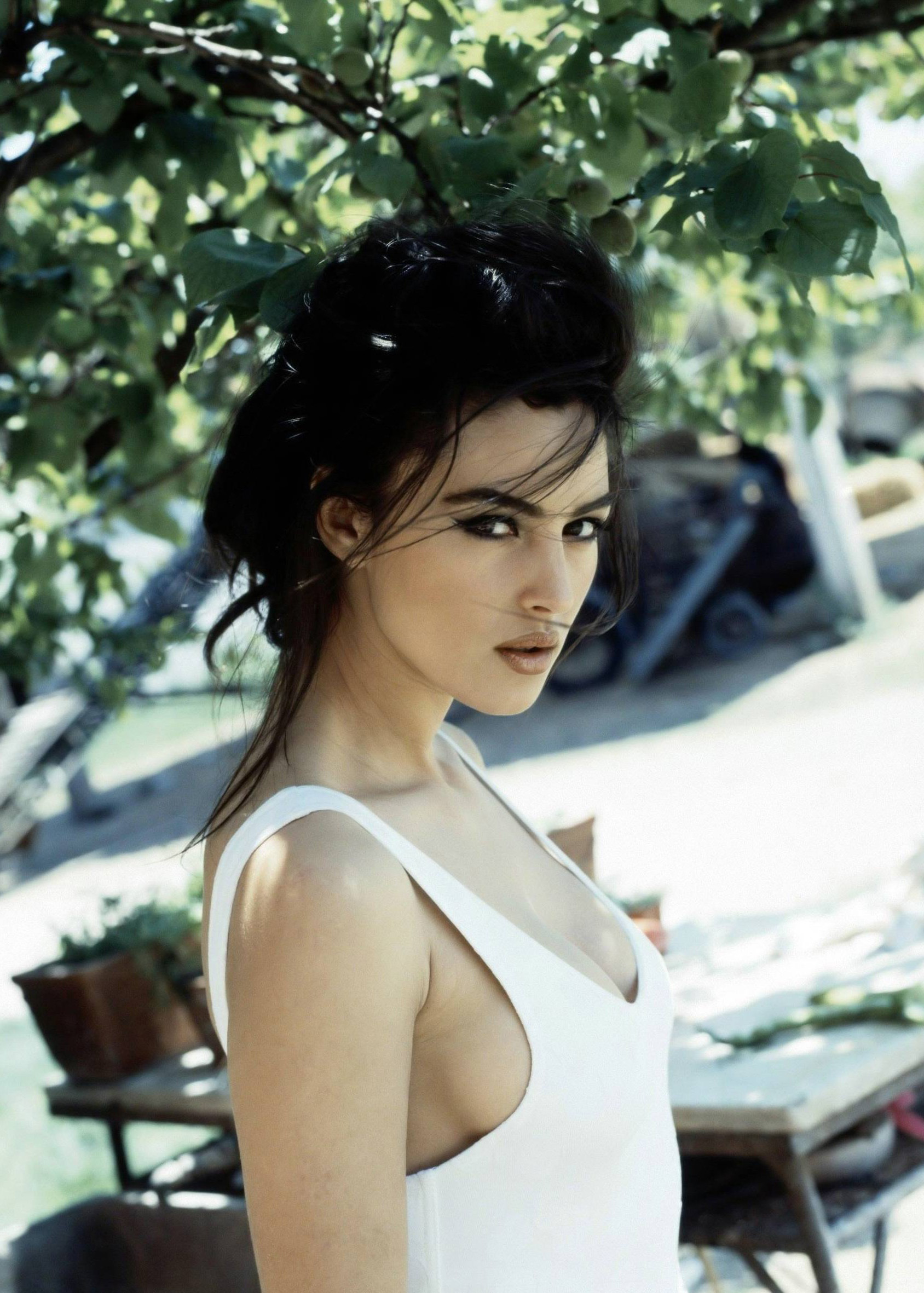 monica bellucci date of birth - Ilustrasi 2