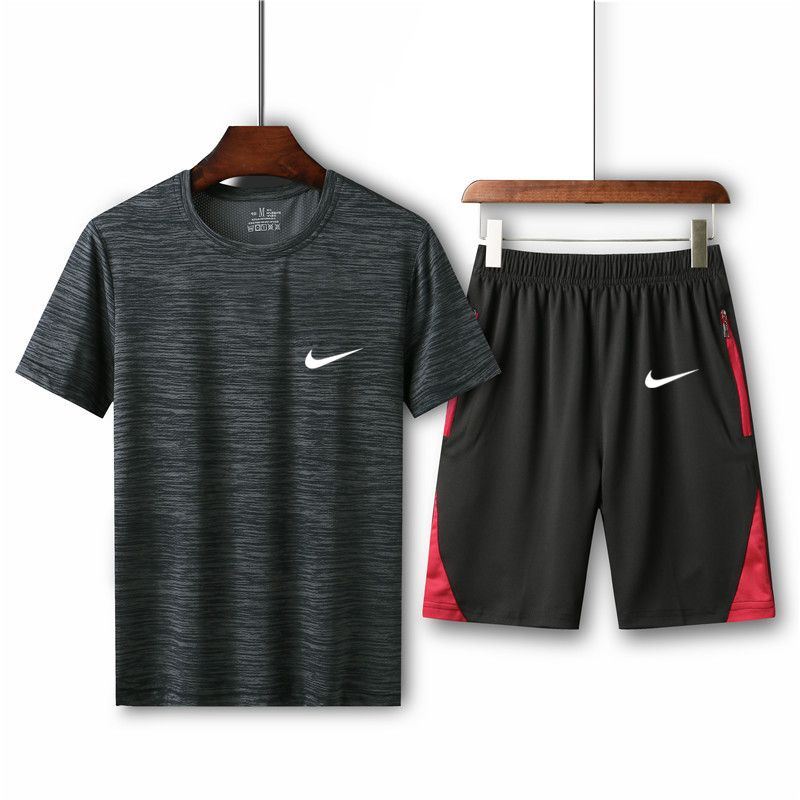 Костюм спортивный Nike #1