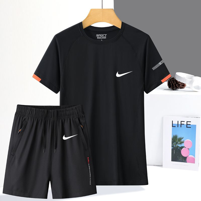 Комплект футболок Nike #1