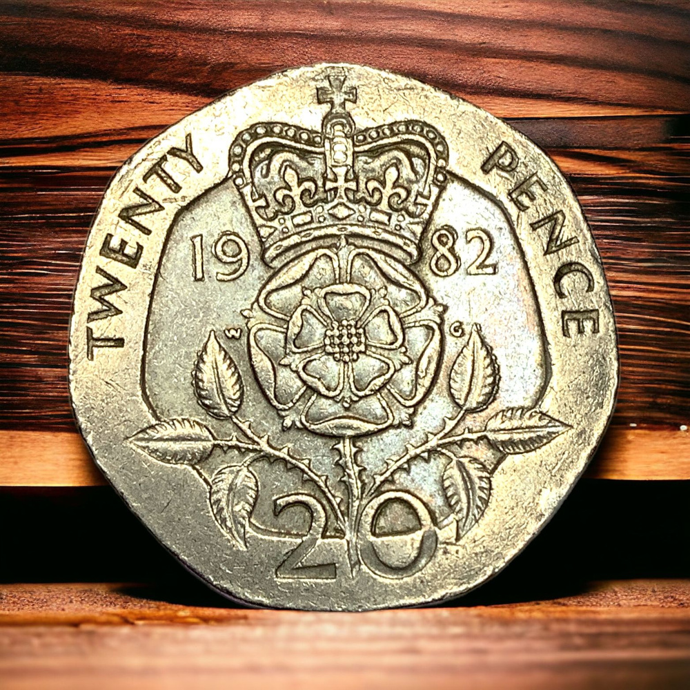 Монета Великобритания 20 пенсов 1982 года. Роза Тюдоров ...