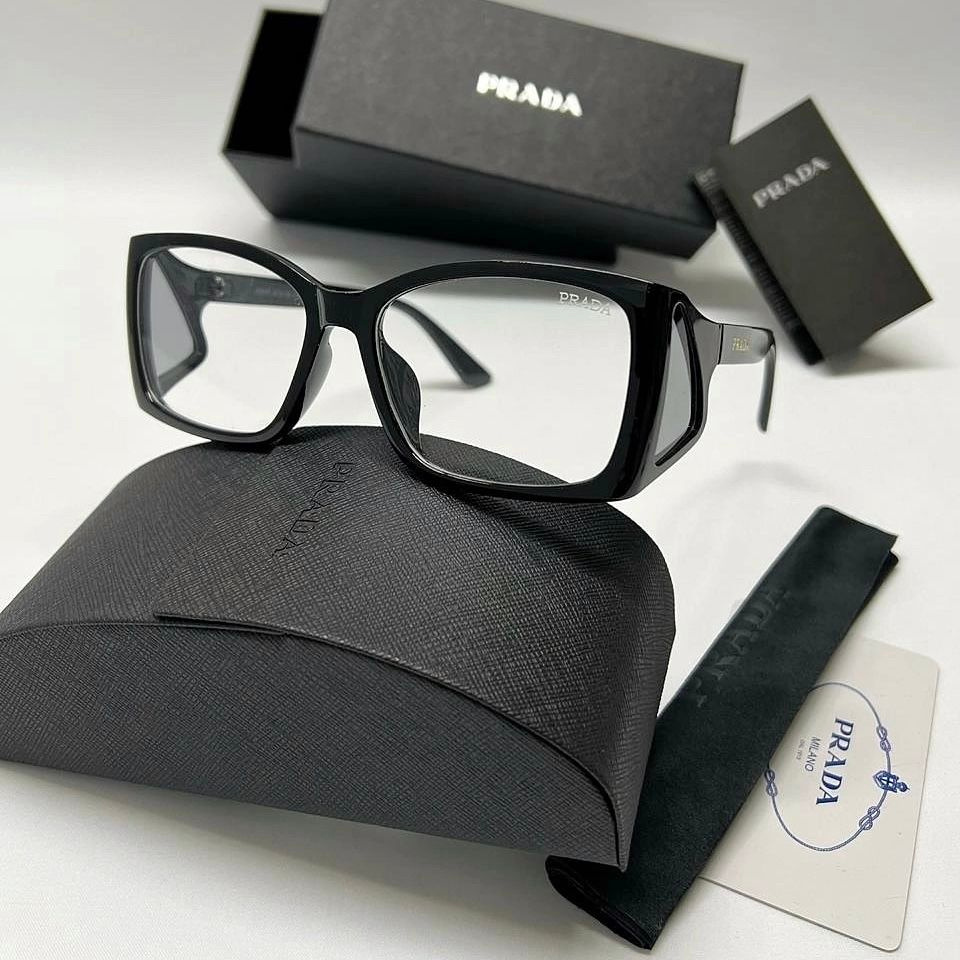 Очки солнцезащитные Prada #1