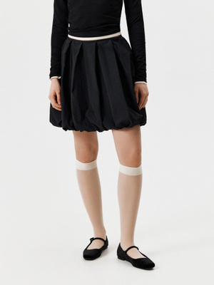 Юбка киген балапан сикті жұлқылайды