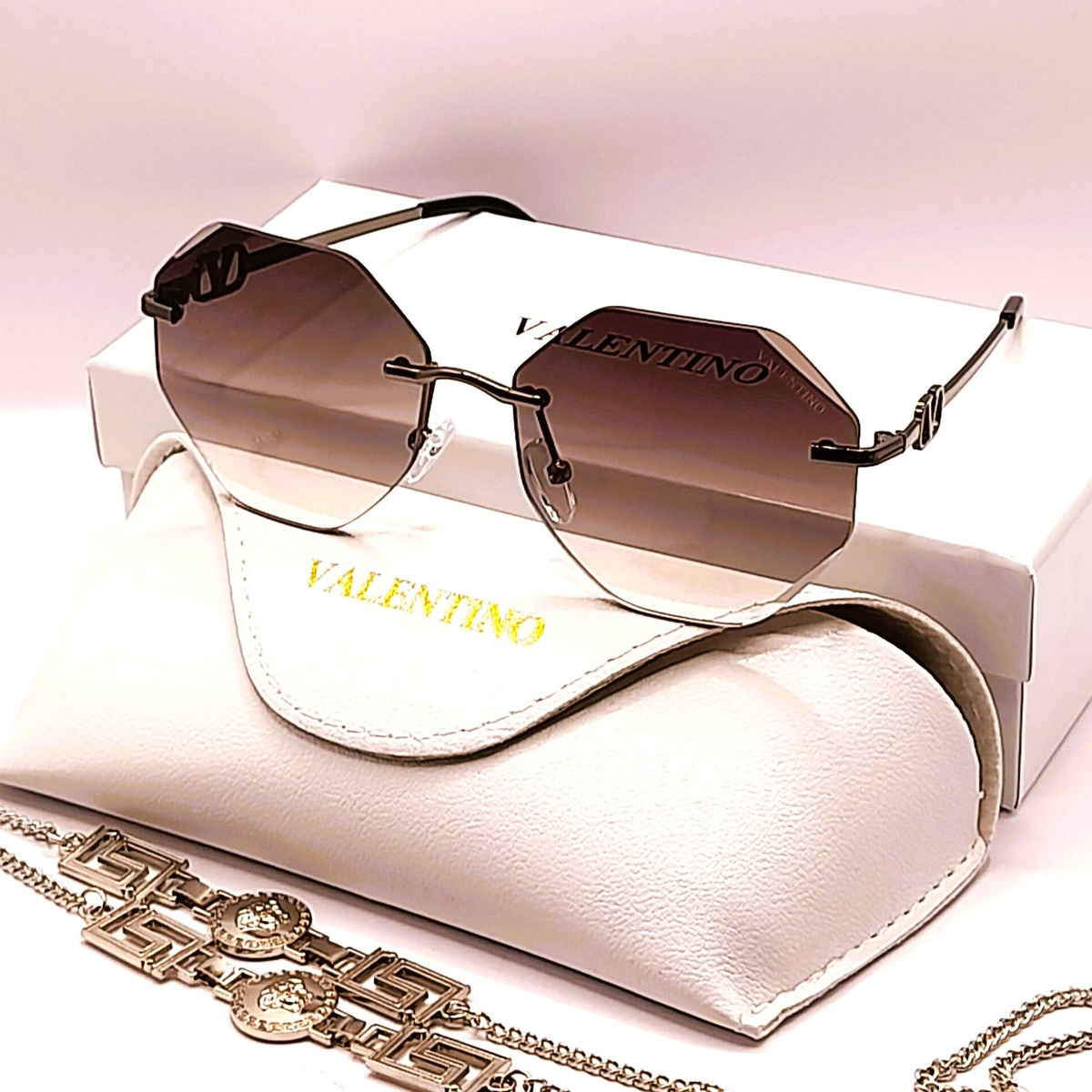 https://www.ozon.ru/seller/24-ydacha-1625819/aksessuary-7697/?miniapp=seller_1625819