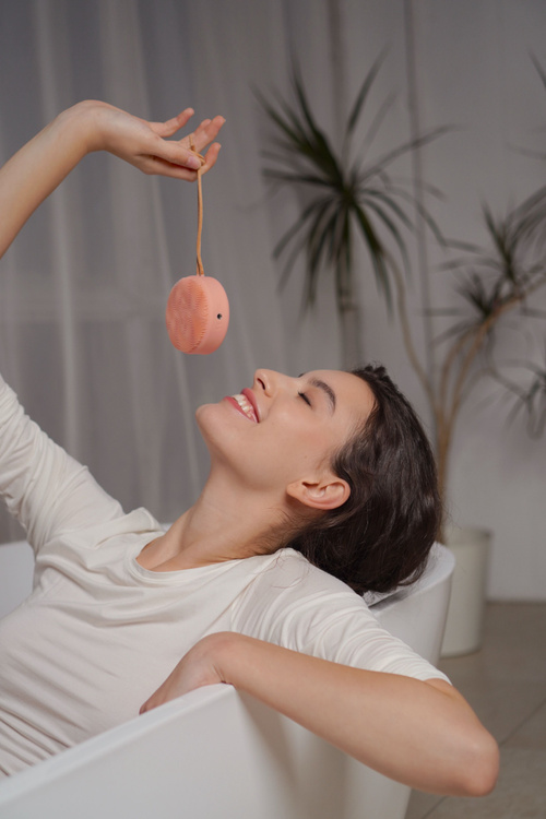 FOREO LUNA 4 body массажная щетка с пульсациями T-Sonic для тела и