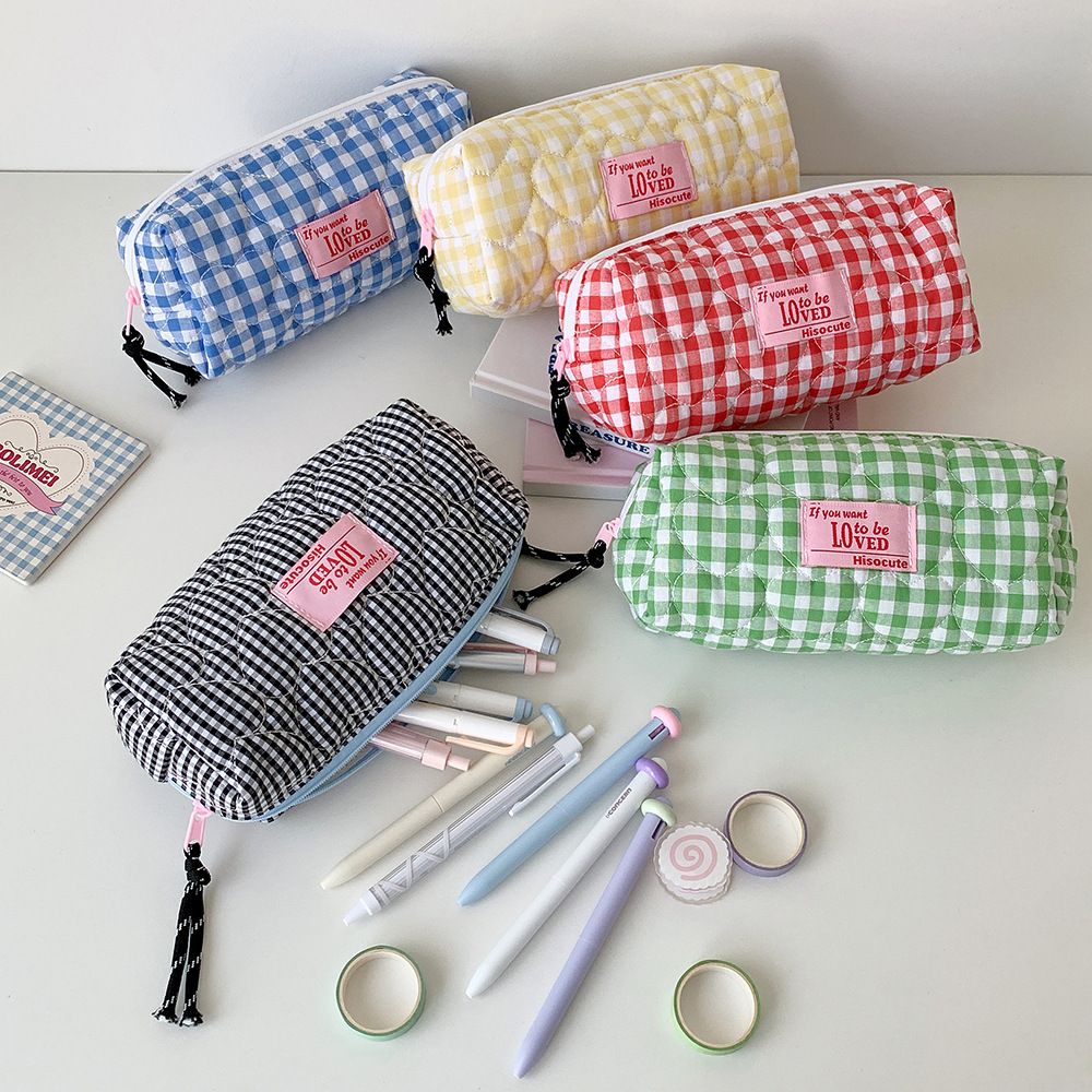 Estuche de tela acolchada cuadros con corazones rosa para niñas y neceser