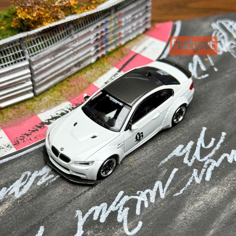 Модель Fine Model-FM 1/64 BMW M3 E92 LBWK, литая модель автомобиля ...