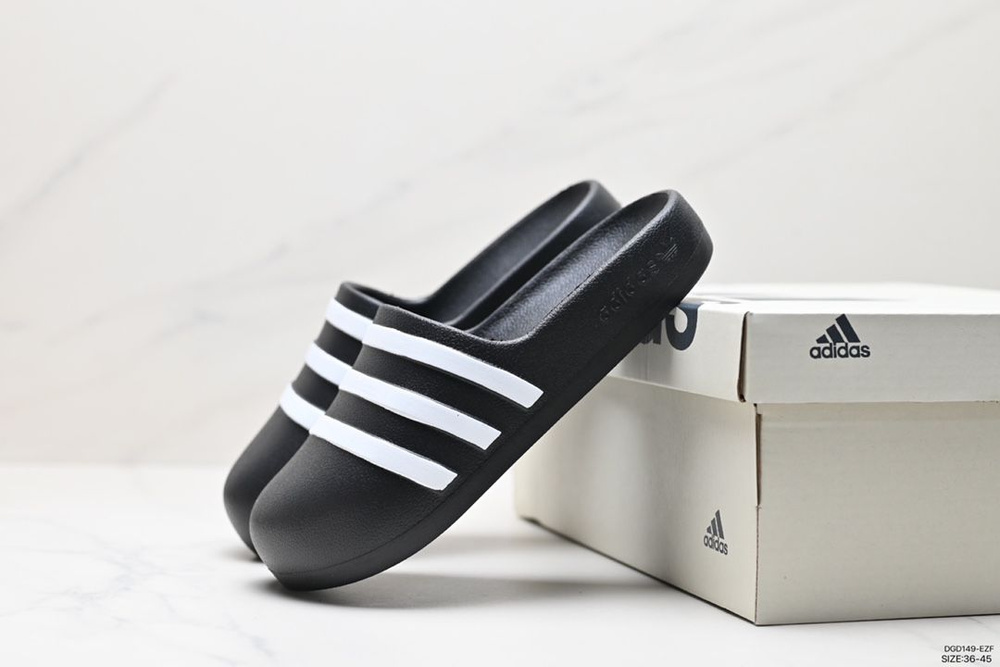 Шлепанцы adidas #1