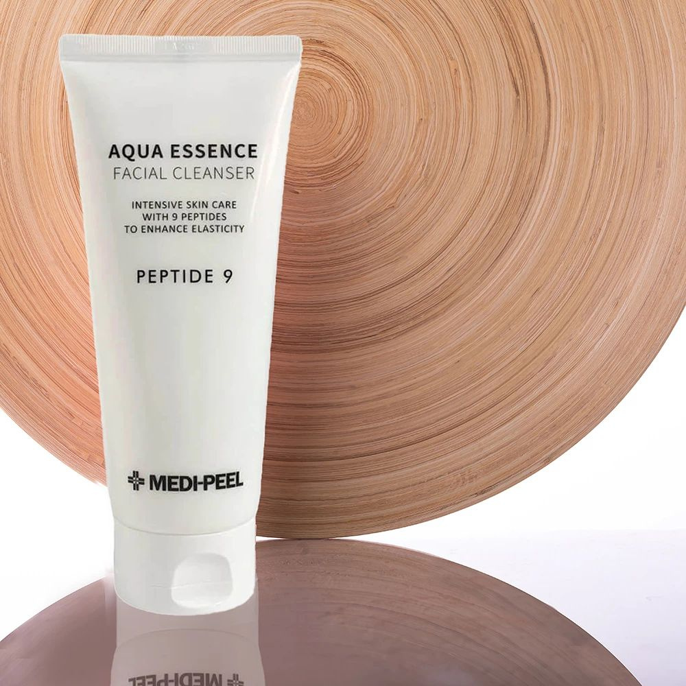 Увлажняющая пенка для умывания с пептидами Medi-Peel Peptide 9 Aqua Essence Facial Cleanser  #1