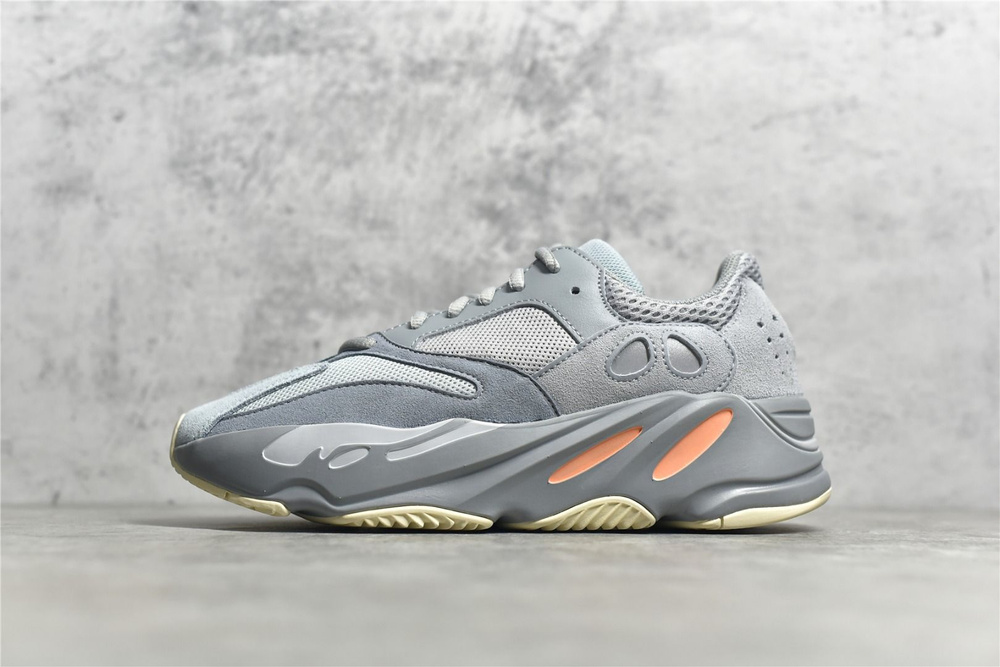 Кроссовки YEEZY  x Yeezy 700 v3 #1