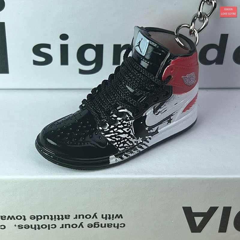 Брелок кроссовок. Парный брелок. купить на OZON по низкой цене (1879714128)