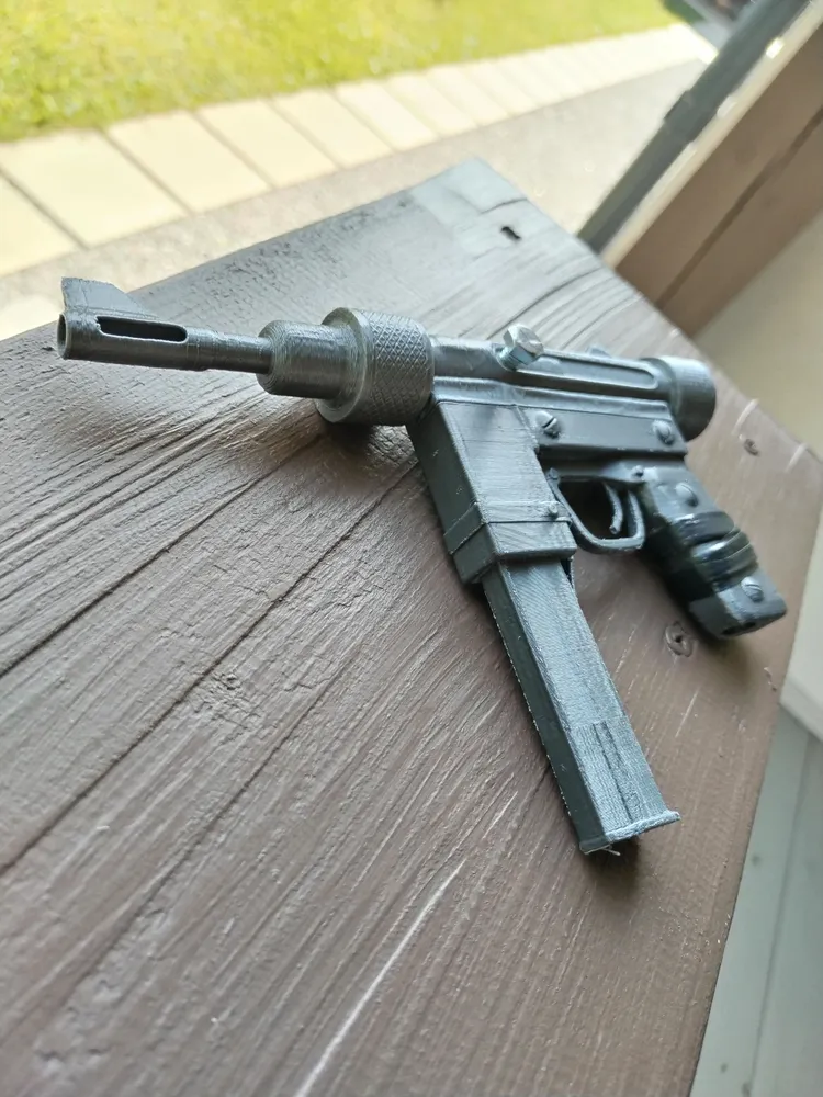 SMG  1:2
