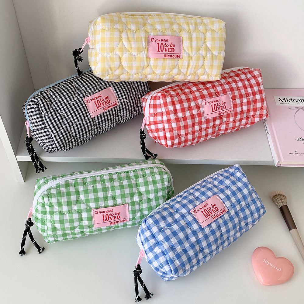 Estuche de tela acolchada cuadros con corazones rosa para niñas y neceser