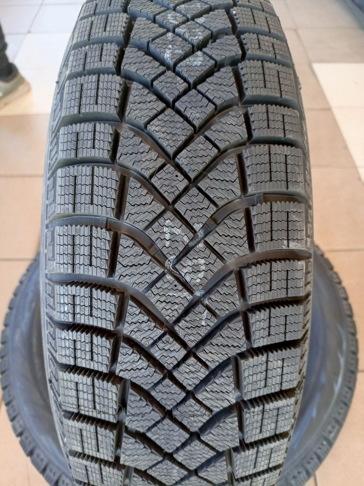 Pirelli Ice Zero Friction Шины  зимние 205/60  R16 96T Нешипованные #1