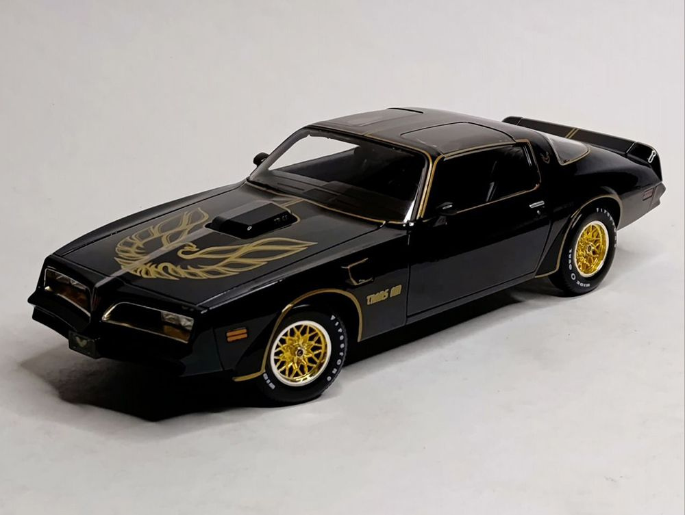 Модель коллекционная Pontiac firebird trans am 1978 maisto 1:18 #1